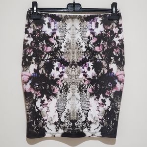 TEMT Short Floral Print Skirt Size M